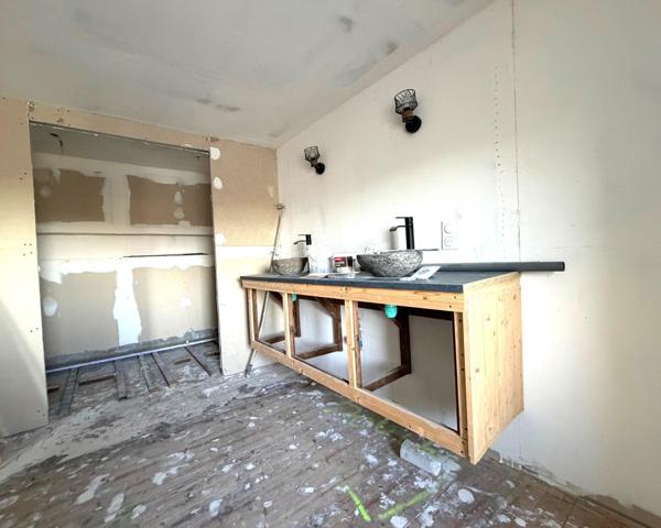 Maison de 200 m² environ avec hangar et terrain de 11 260 m².