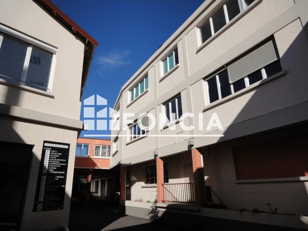 Location Local commercial 1 pièce 133 m² - Grenoble 38100