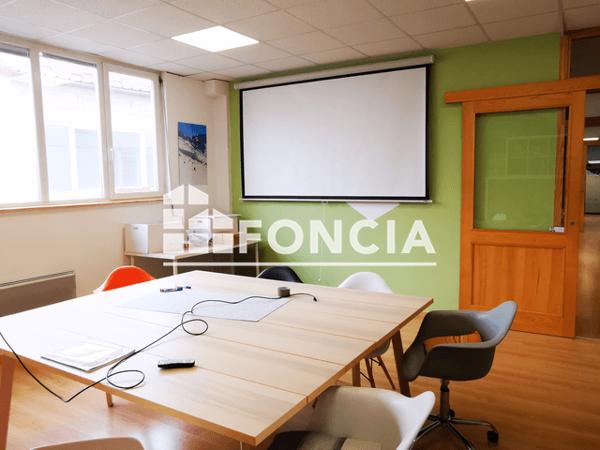 Location Local commercial 1 pièce 133 m² - Grenoble 38100