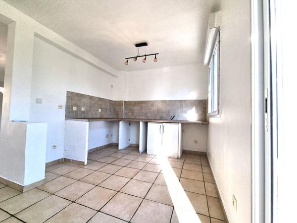 Location : appartement F3 (60 m²) à BORGO