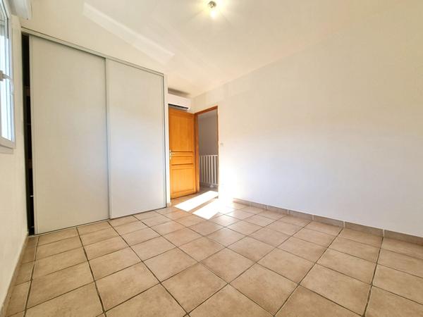 Location : appartement F3 (60 m²) à BORGO