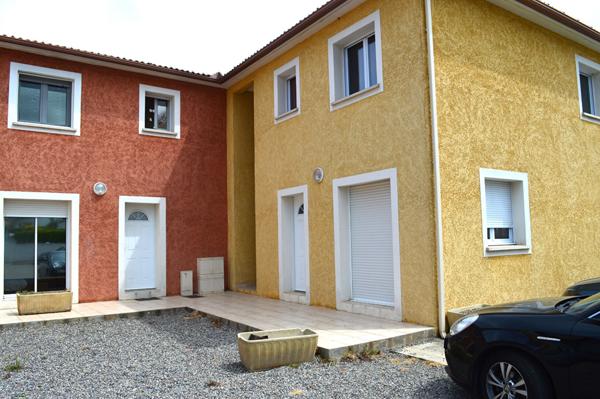 Location : appartement F3 (60 m²) à BORGO