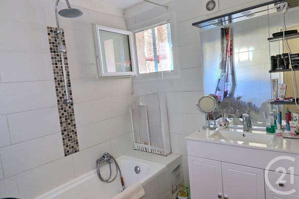 Appartement T3 à vendre  3 pièces - 80,41 m2 FREJUS - 83