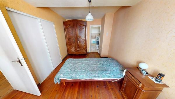 Vente                                                      Maison
                        
                     3 pièces                      97 m2                     à Sainte-Colombe