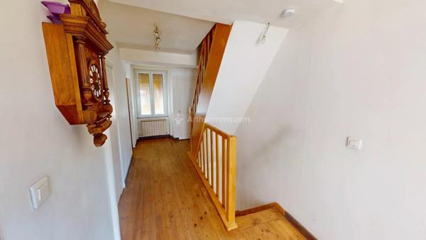 Vente                                                      Maison
                        
                     3 pièces                      97 m2                     à Sainte-Colombe