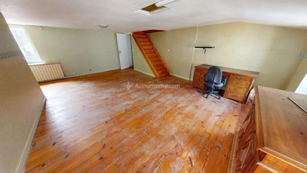Vente                                                      Maison
                        
                     3 pièces                      97 m2                     à Sainte-Colombe