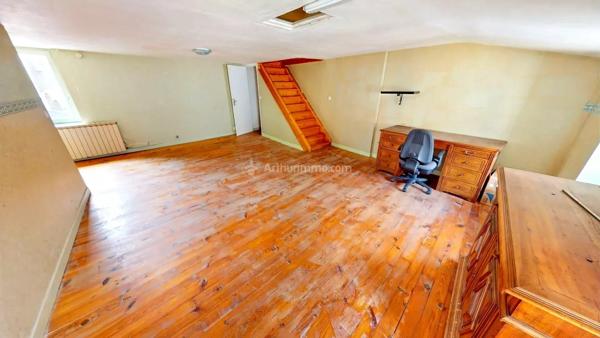 Vente                                                      Maison
                        
                     3 pièces                      97 m2                     à Sainte-Colombe