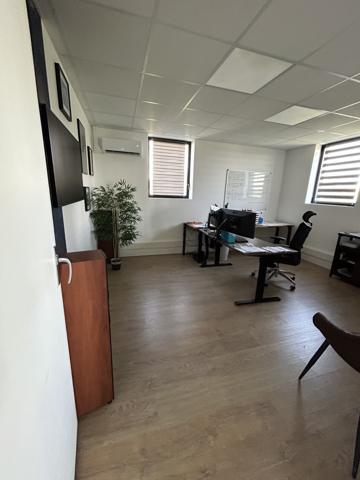 Bureaux 168m² – Les ponts de ce