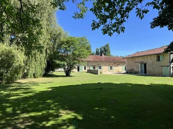Demeure avec vue colline et accès rivière à Périgueux - 3 ch - 348 000 €