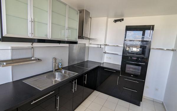 Appartement à louer    1 pièce •  Massy