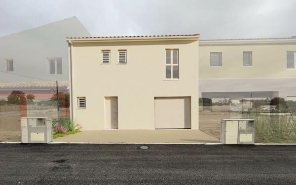 Maison à vendre    4 pièces •  Vias