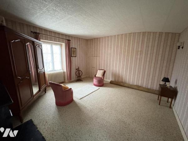 SAINT HILAIRE LA PALUD, maison ancienne de 124 m². 