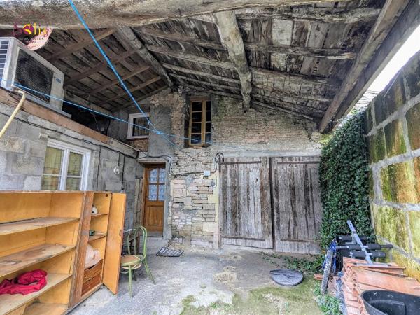 MAISON FAMILIALE À 20 MIN AU NORD-EST DE COGNAC Cette ...