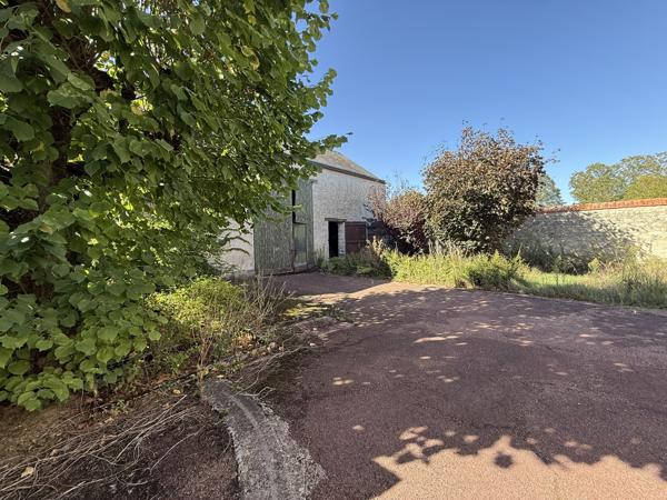 Angerville (91670) Maison de village aux grands volumes avec dépendances aménageables à 15 minutes d’Angerville