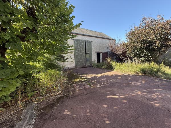 Angerville (91670) Maison de village aux grands volumes avec dépendances aménageables à 15 minutes d’Angerville