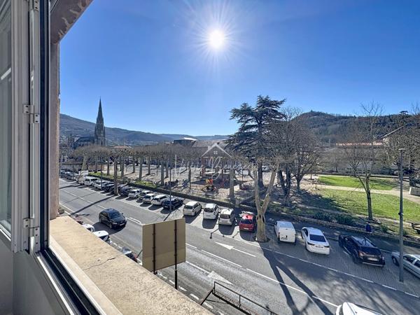 Saint-Affrique (12400) Superbe duplex T3 lumineux avec vue dégagée