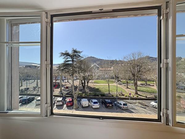 Saint-Affrique (12400) Superbe duplex T3 lumineux avec vue dégagée