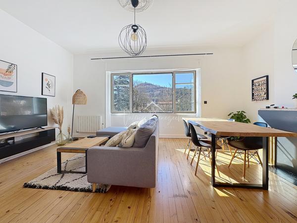 Saint-Affrique (12400) Superbe duplex T3 lumineux avec vue dégagée