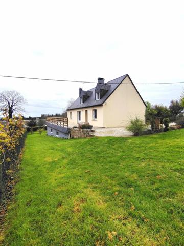Découvrez votre havre de paix entre les collines de Mortain-Bocage et la magie du Mont Saint-Michel.