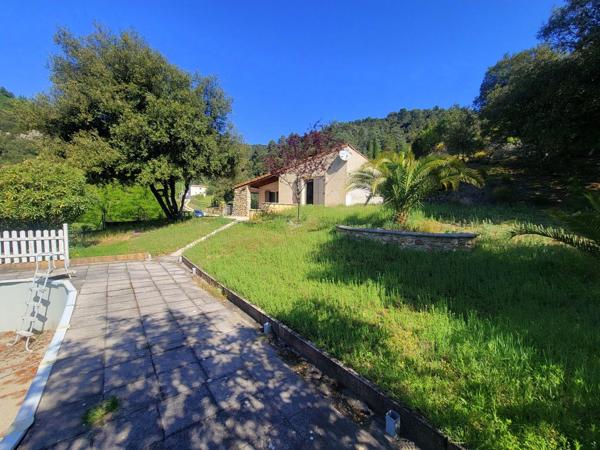 Maison de campagne sur 4 800 m² de terrain – Vue dégagée, au calme 270 000 €