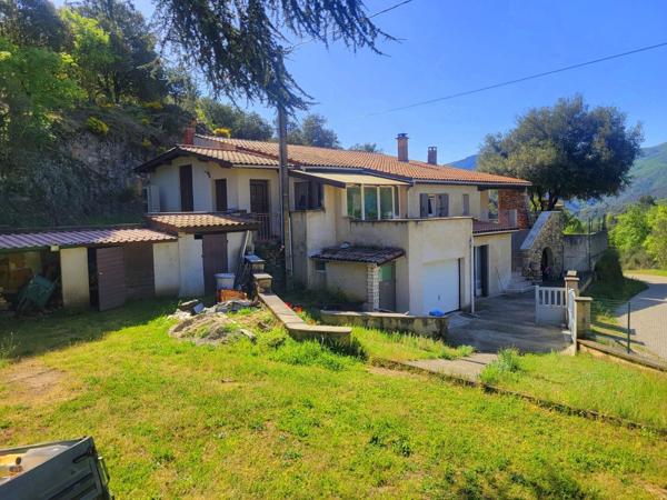 Maison de campagne sur 4 800 m² de terrain – Vue dégagée, au calme 270 000 €