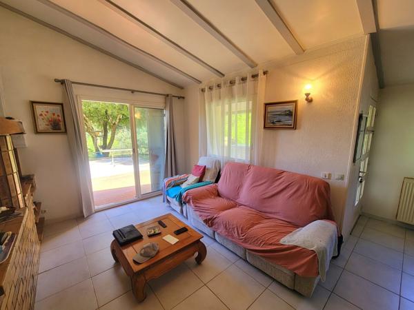 Maison de campagne sur 4 800 m² de terrain – Vue dégagée, au calme 270 000 €