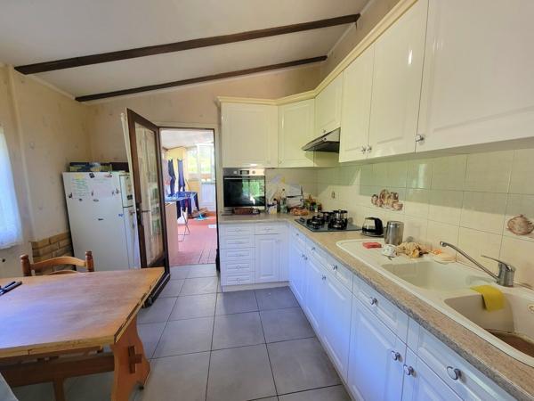 Maison de campagne sur 4 800 m² de terrain – Vue dégagée, au calme 270 000 €