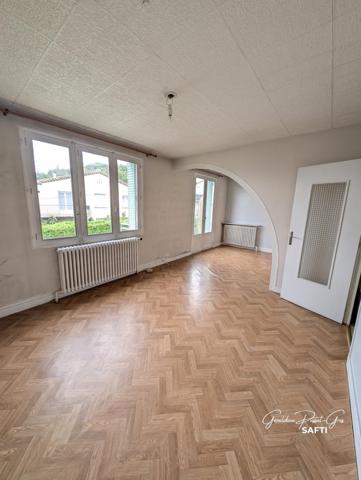 Joli maison à deux pas des commodités