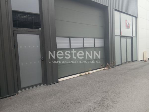 A louer local d'activité  à Saint-Avé - 331m² - emplacement stratégique