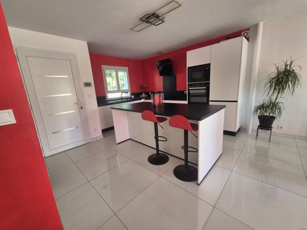 Gignac-la-Nerthe (13180) Magnifique pavillon 5 pièces avec jardin et garage