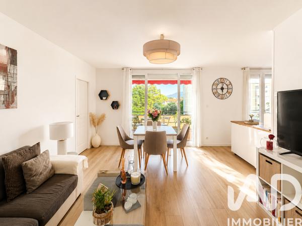 Appartement à vendre 4 pièces 74 m² Aubagne