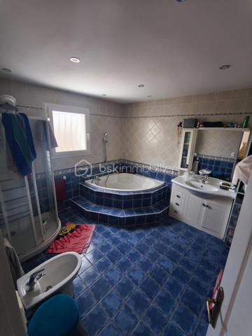 Maison traditionnelle de 200,99 m²