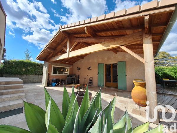 Maison traditionnelle 5 pièces de 131 m² à Aouste-sur-Sye (26400)