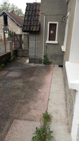 Yenne (73170) MAISON EN 2 LOGEMENTS AVEC COUR