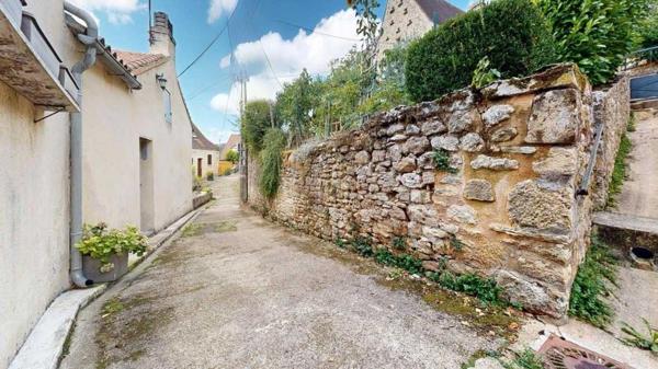 Maison ancienne - Saint-cyprien EXCLUSIVITE LABEL PIERRES. L'Élégance Discrète d'une Maison de Village, avec tous commerces