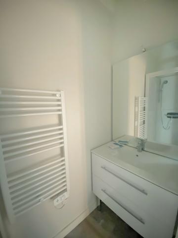 Appartement
                                                                                                                                                                                                                                                                                                                        2 pièce(s)                                                                                                                                                                                                          1 chambre(s)                                                                                                                                                                                                          23.25  m²