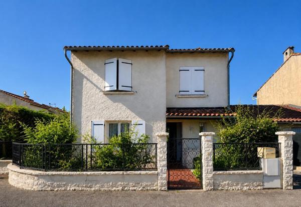 **LE MUY – MAISON 3 PIÈCES AVEC JARDIN, GARAGE ET FORT POTENTIEL D'AMÉNAGEMENT**