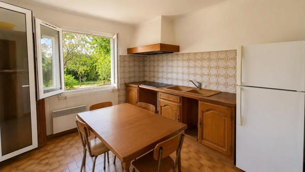 **LE MUY – MAISON 3 PIÈCES AVEC JARDIN, GARAGE ET FORT POTENTIEL D'AMÉNAGEMENT**