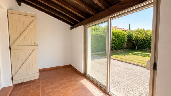 **LE MUY – MAISON 3 PIÈCES AVEC JARDIN, GARAGE ET FORT POTENTIEL D'AMÉNAGEMENT**