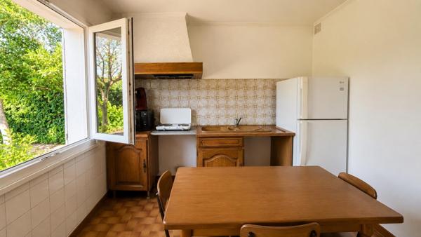 **LE MUY – MAISON 3 PIÈCES AVEC JARDIN, GARAGE ET FORT POTENTIEL D'AMÉNAGEMENT**