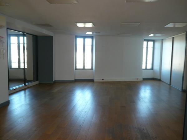 ⚜ COGNAC A Vendre Local/bureau - (Appartement) ⚜