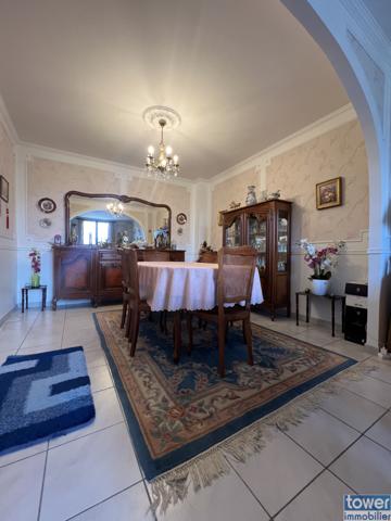 Maison
                                                                                                                                                                                                                                                                                                                        7 pièce(s)                                                                                                                                                                                                          5 chambre(s)                                                                                                                                                                                                          163  m²
