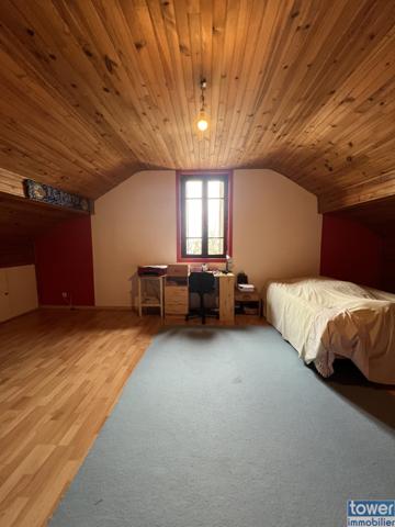 Maison
                                                                                                                                                                                                                                                                                                                        7 pièce(s)                                                                                                                                                                                                          5 chambre(s)                                                                                                                                                                                                          163  m²