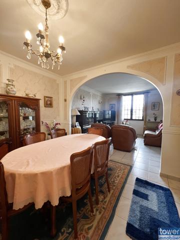 Maison
                                                                                                                                                                                                                                                                                                                        7 pièce(s)                                                                                                                                                                                                          5 chambre(s)                                                                                                                                                                                                          163  m²