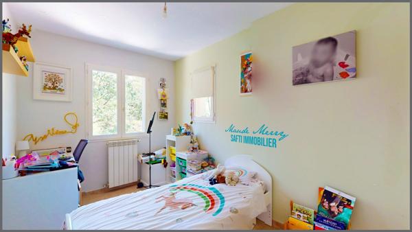 Coup de coeur - bastide au style provençale de 115 m2 - 3 chambres - un bureau et une pièce indépendante (dressing,bureau,...) - 2 pièces d'eau - 2 wc - 1650 m2 de terrain plat arboré - piscinable - forage et eau de ville - assainissement individuel neuf
