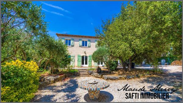 Coup de coeur - bastide au style provençale de 115 m2 - 3 chambres - un bureau et une pièce indépendante (dressing,bureau,...) - 2 pièces d'eau - 2 wc - 1650 m2 de terrain plat arboré - piscinable - forage et eau de ville - assainissement individuel neuf