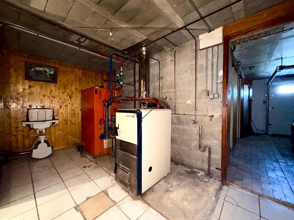 Villa sur sous-sol 3 chambres, volumes conséquents dans un lotissement calme à 20mn de Lons le Saunier