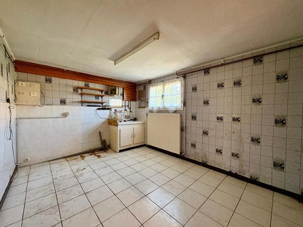 Villa sur sous-sol 3 chambres, volumes conséquents dans un lotissement calme à 20mn de Lons le Saunier