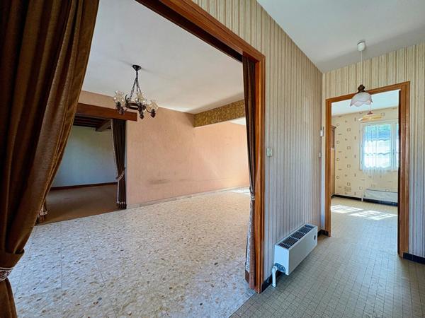 Villa sur sous-sol 3 chambres, volumes conséquents dans un lotissement calme à 20mn de Lons le Saunier