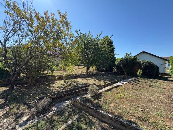 Villa sur sous-sol 3 chambres, volumes conséquents dans un lotissement calme à 20mn de Lons le Saunier